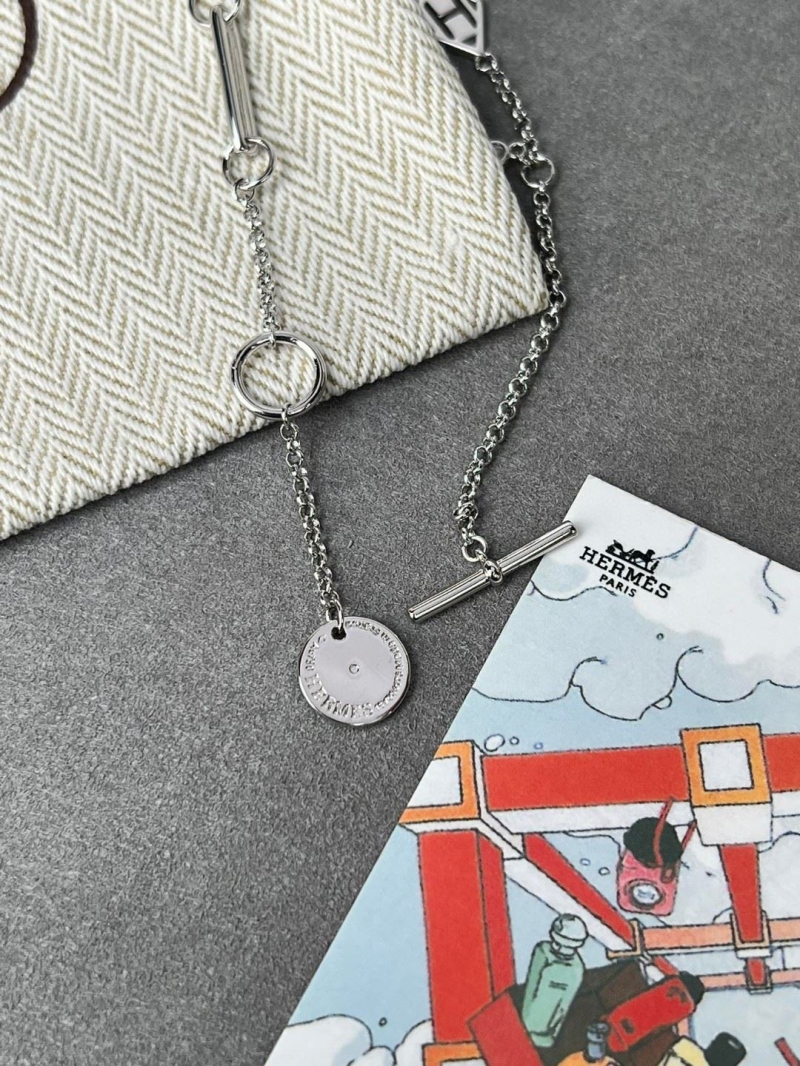 H**me5 necklaces